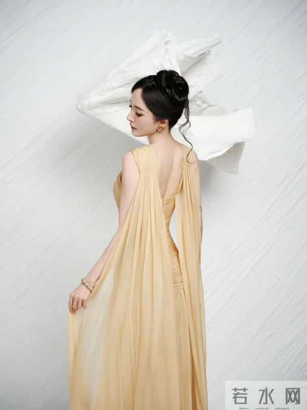 杨幂 [哇R][哇R]真的是太美了，不是我想多发啊，是真的忍不住啊。