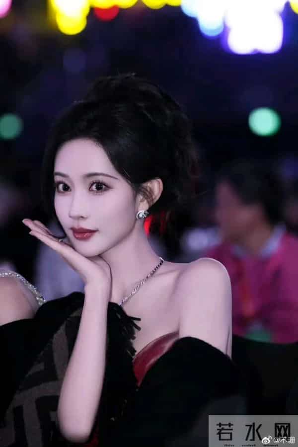 孟子义尖叫之夜内场，这身材也太顶了！嘶哈嘶哈～