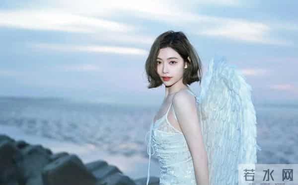 许佳琪天使的翅膀，柔美性感迷人！