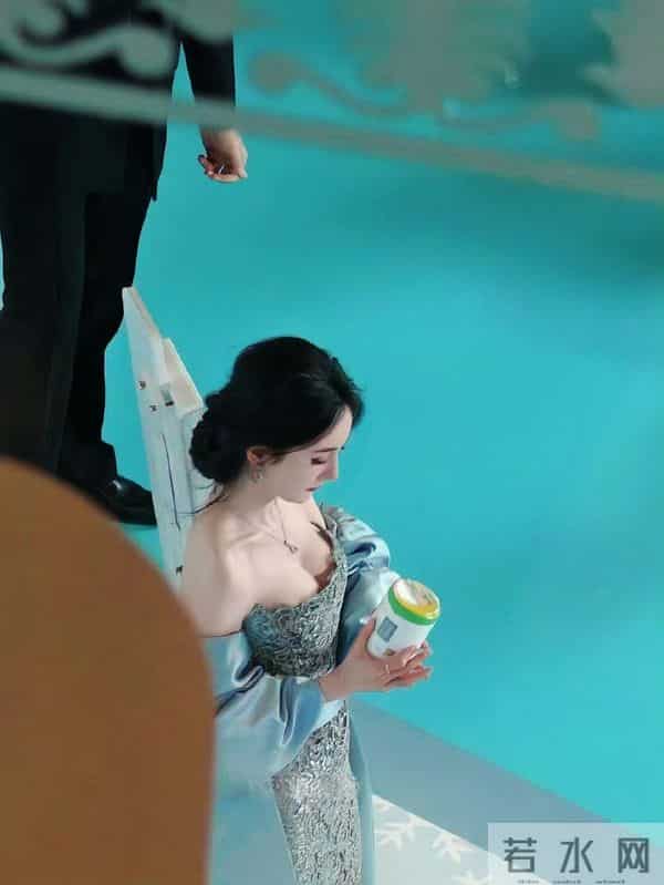 换个角度看杨幂的身材天赋