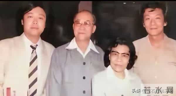 侯耀华:我父亲侯宝林的徒弟,除贾振良、黄铁良,其他都是分配的