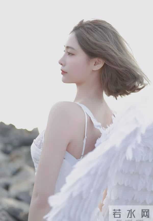 许佳琪天使的翅膀，柔美性感迷人！