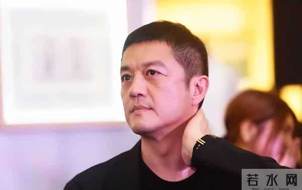 谢霆锋没想到,离婚12年李亚鹏公开晒王菲照片,有一件事他真做对