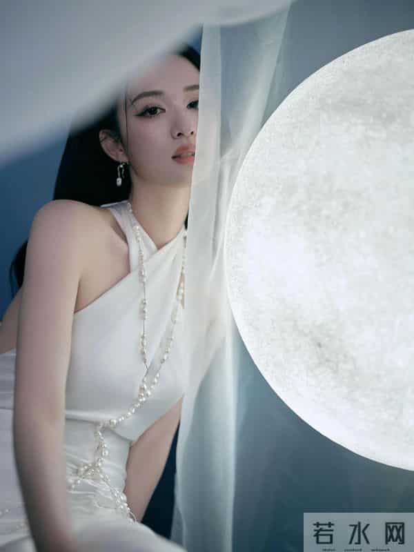 王楚然 白色纯洁挂脖礼服 温柔优雅