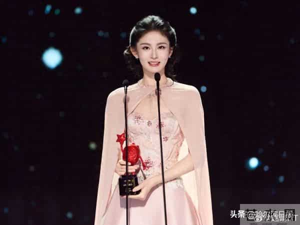 于正回应旗下艺人“赵晴瘦成纸片人”热搜，称她每天运动6小时：之前是95斤，现在也有90+