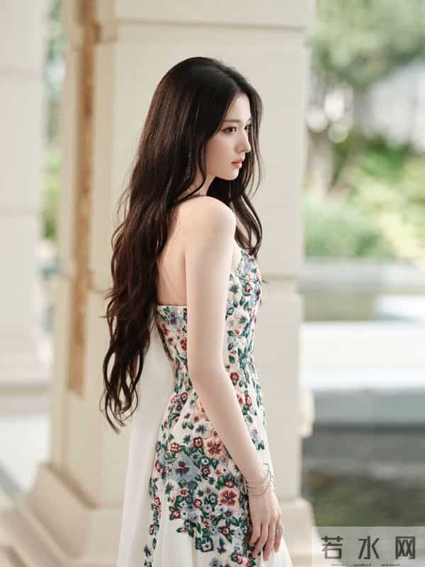 你们看王楚然这个回眸,太美了