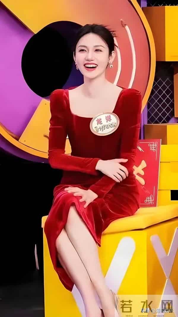 央视主持人 龙洋