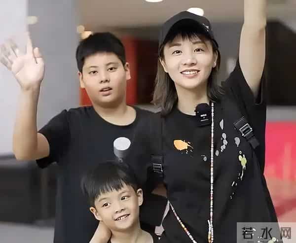 章龄之做梦也没想到，辛苦养大的12岁儿子，如今开始给陈龙长脸了