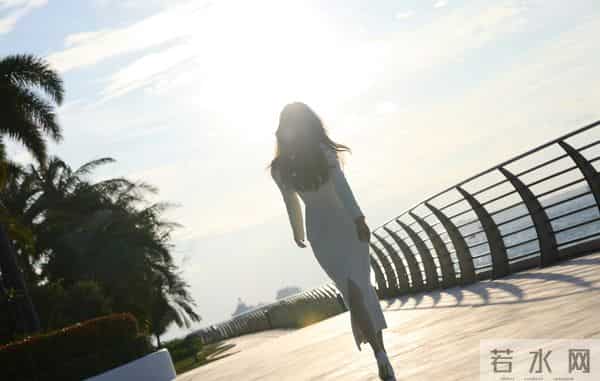 曾黎温婉明媚，岁月不败美人