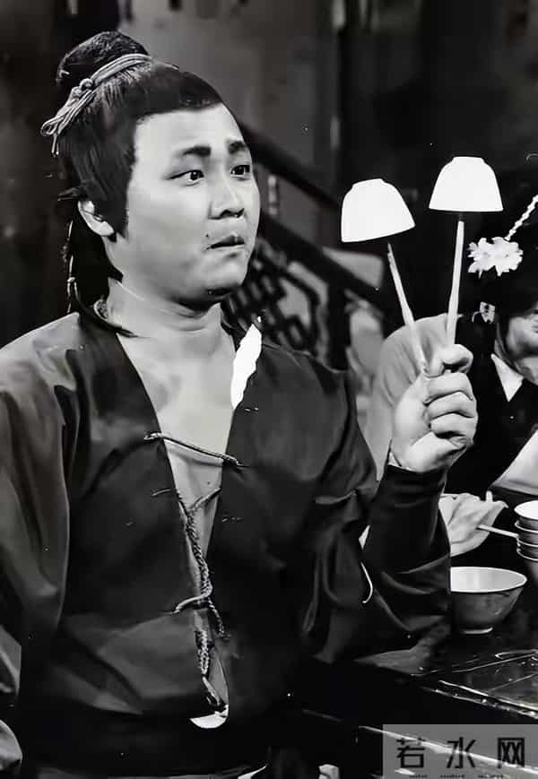 出名后出轨保姆、气死原配,如今77岁的他晚景凄凉,子女与其割席