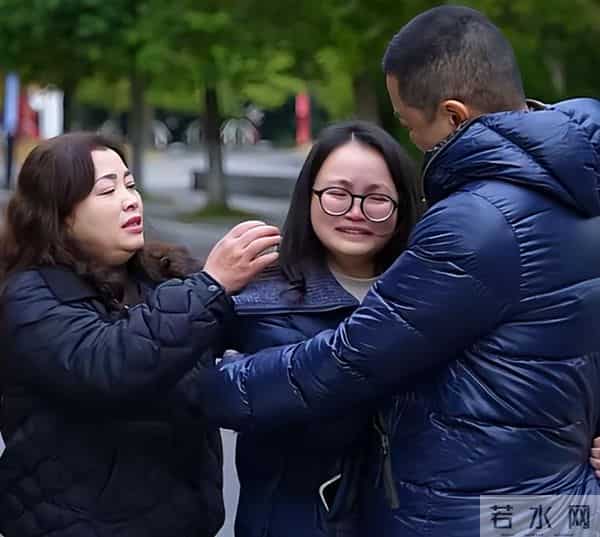 离婚仅2个月,李亚鹏“第四个女儿”身份曝光,周迅的话有人信了