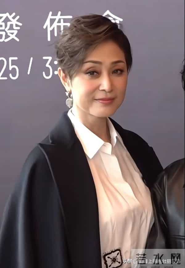 陈法蓉58岁生图火了:求求了,这才是真女神该有的样子!