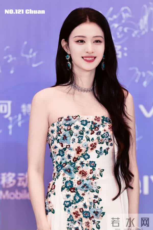 王楚然，咋拍的这么胖