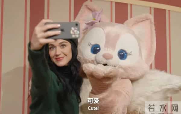 天后歌手官宣与加拿大前总理恋情,前几天刚在上海迪士尼被偶遇