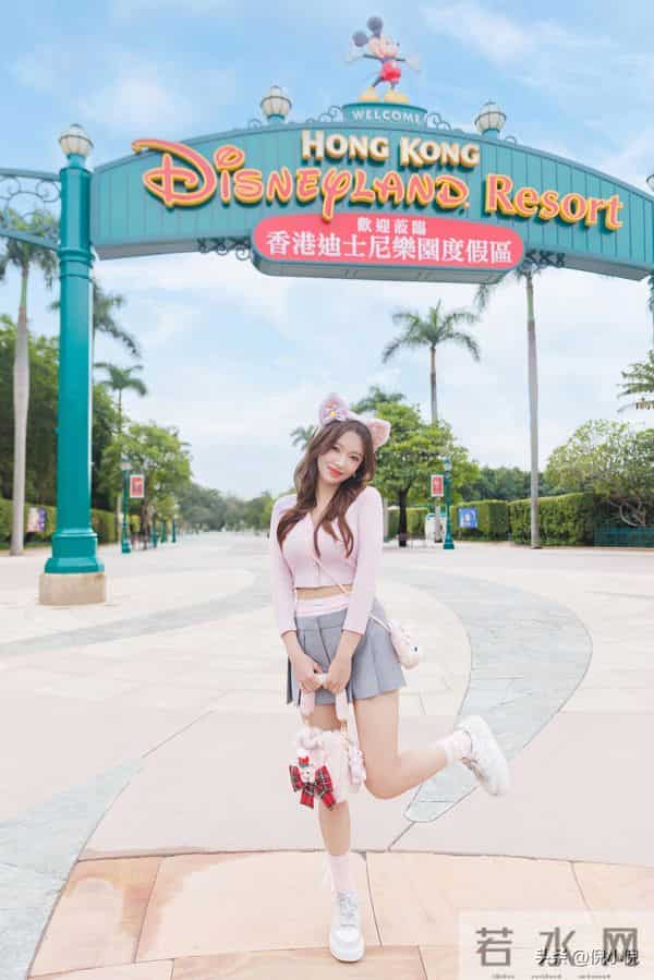 程潇少女感十足,甜美笑容感染力满分