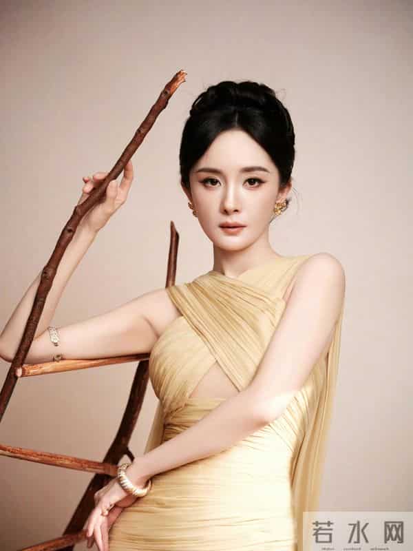 杨幂这腰这气质,内娱还有谁能打?