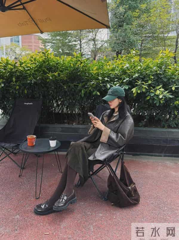 被高圆圆的穿搭惊艳了，衣穿简约，配色大气，46岁尽显优雅气质