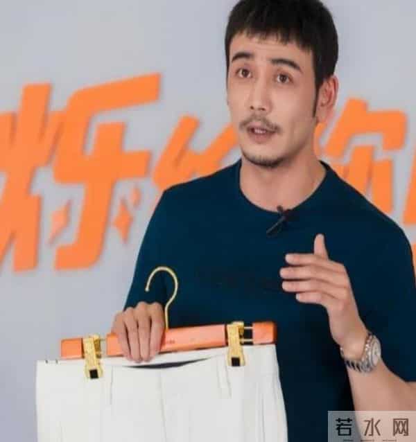 有娴熟的演技 还有俊朗的外表 杨烁有着与其年龄不符的淡然与稳重