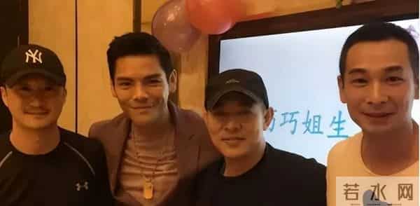 向华强儿子向佑现身广州理发，身材肥胖超200斤，眉眼像妈妈陈岚