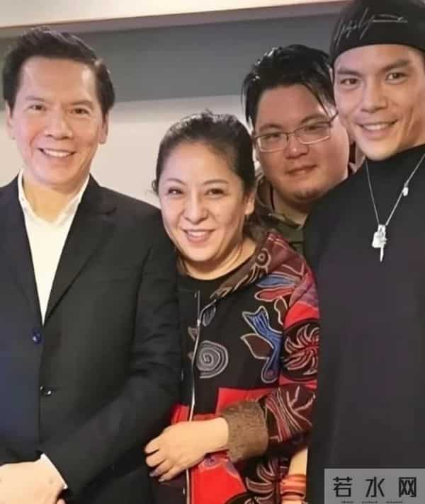 广州偶遇向华强儿子！白白胖胖300斤，手臂伤痕引猜测