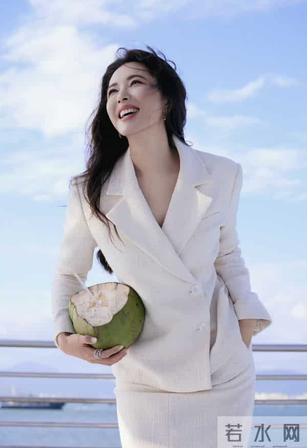 曾黎温婉明媚，岁月不败美人