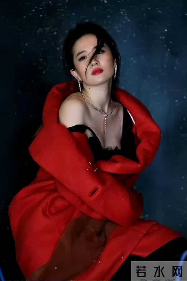 刘亦菲,一改往日的清纯模样