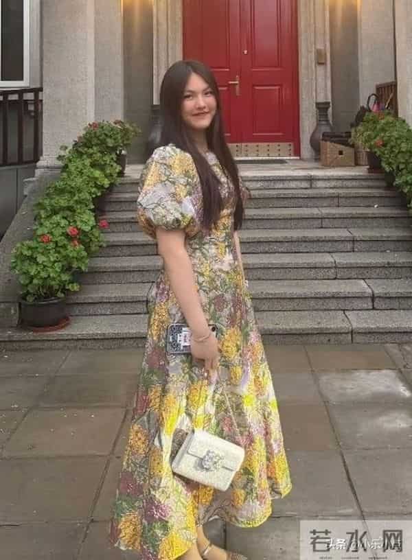 诗龄最新照片曝光，没精修的样子太真实！网友：李湘是忘P图了？