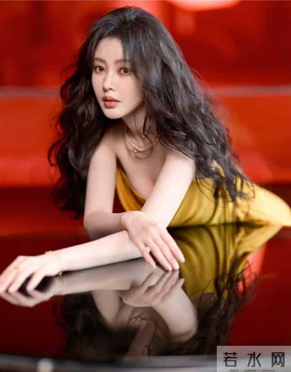 张天爱，好身材魅力女神，这脸和身材简直绝了！