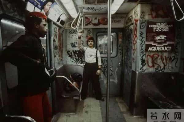 24张活久未见的照片：玛丽莲·梦露因为“招牌”动作被家暴