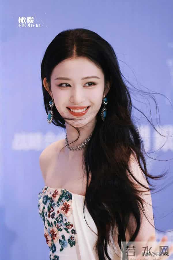 尖叫之夜这一晚，独独被赵今麦和王楚然惊艳，大气且明媚