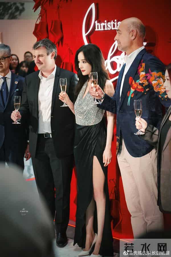 大幂幂的魅力 容貌娇艳 大长腿无与伦比