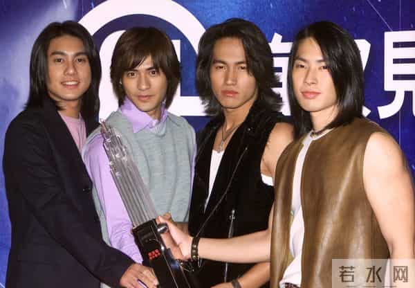 阿信回应代替朱孝天加入F4演唱会;此前朱孝天被除名,妻子称其为合体一个月瘦30斤