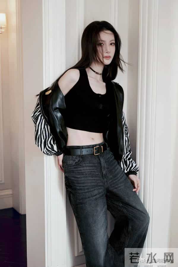 我的天，人间尤物金晨好A啊，吸睛酷感造型