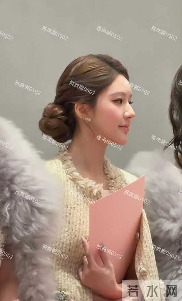 千金归来赵露思,圆脸变长脸下巴鼻子都比以前更立体了气场好强