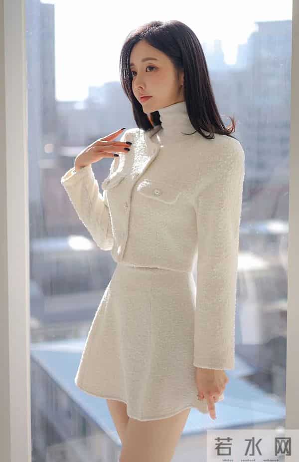 孙允白纱与初雪