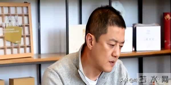 泪目！李亚鹏隐藏款女儿曝光，一句：这些年你不容易，走心了