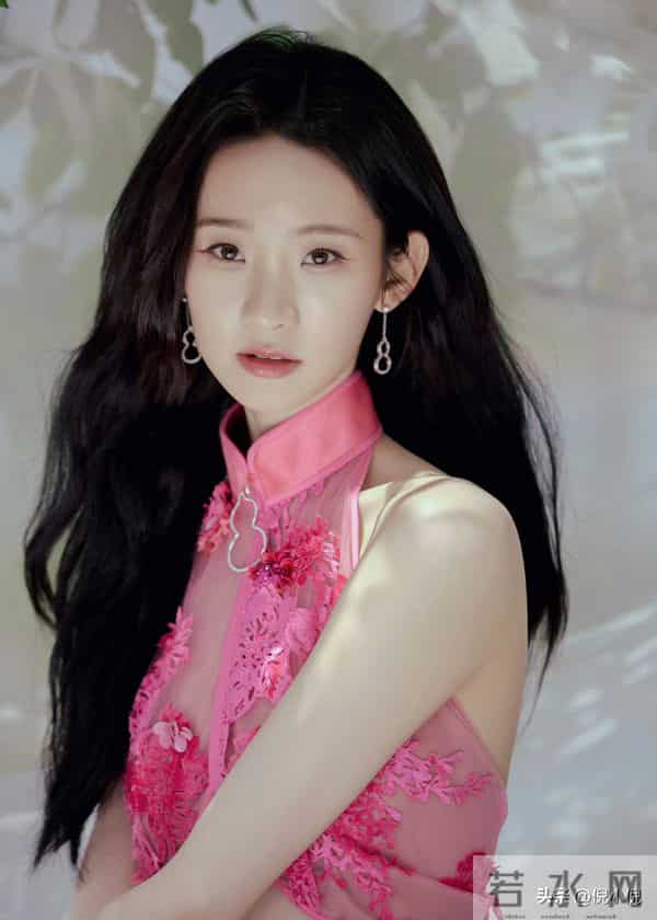 张艺凡~粉色镂空礼服,亮相第二十届华表奖