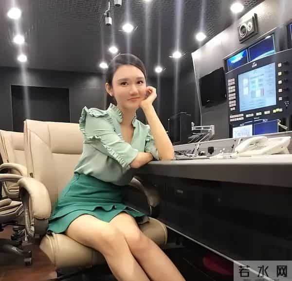 “主持人穷鬼”龙洋：没车没房，择偶标准高到离谱，35岁至今未婚
