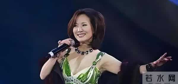 原来早已不是中国籍？事业巅峰远赴美国，被老外抛弃晚年回国