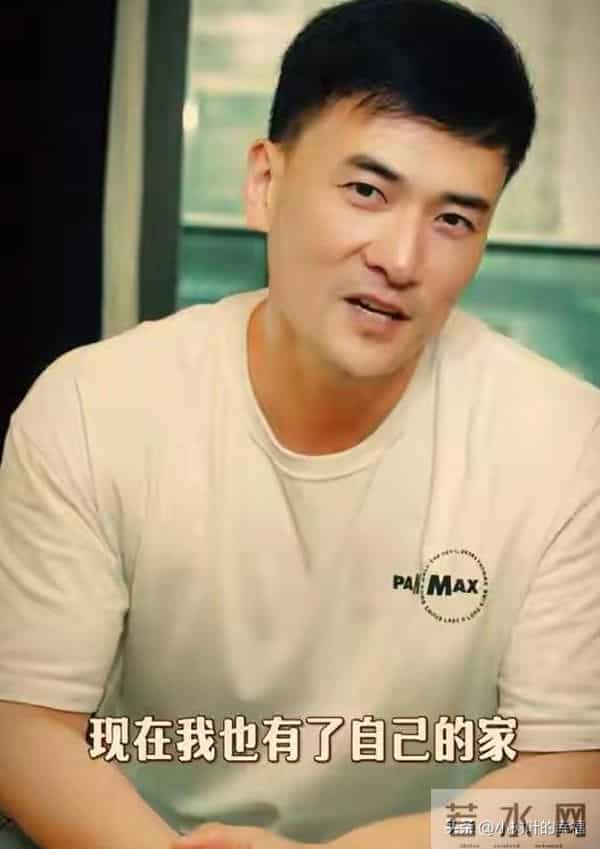 39岁何洁演唱会状态曝光,独自赚钱养四娃,二婚丈夫助力并不高