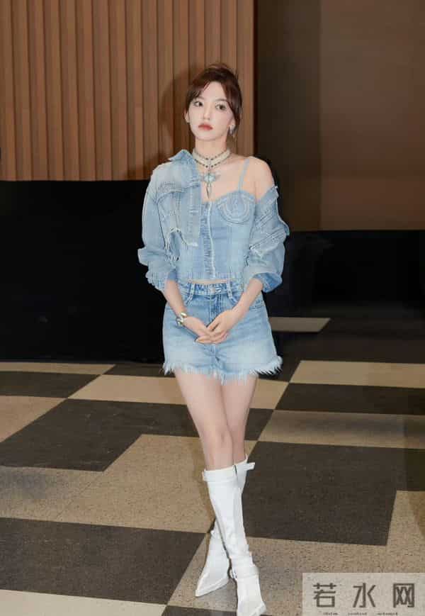 程潇牛仔穿搭大长腿