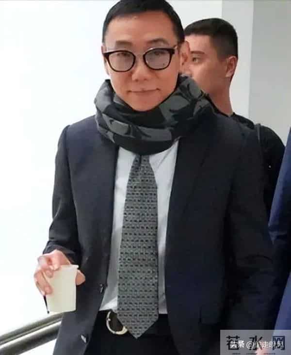 前经纪人发歌暗讽张柏芝，反被曝伪造公章、私吞酬劳，偷鸡不成…