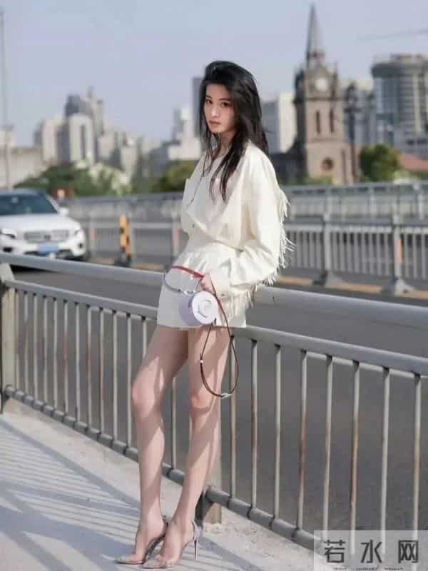 王楚然精选美图集:优雅的时髦感穿搭