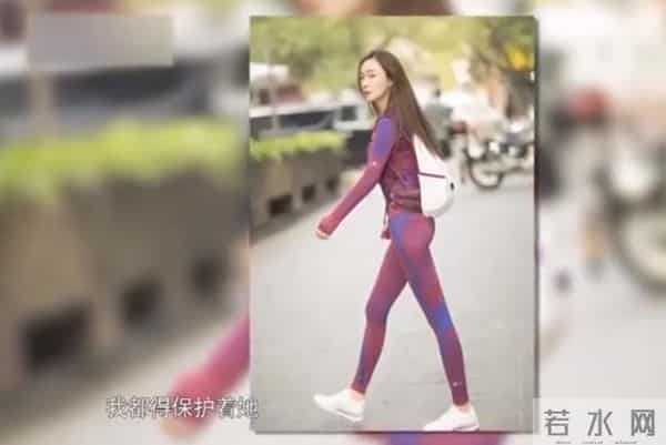 45岁霍思燕现身机场，貂皮配皮靴子老土显矮，杜江打扮的像个大爷