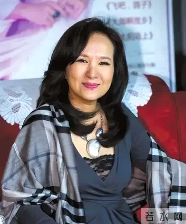 原来早已不是中国籍?事业巅峰远赴美国,被老外“玩腻”晚年回国