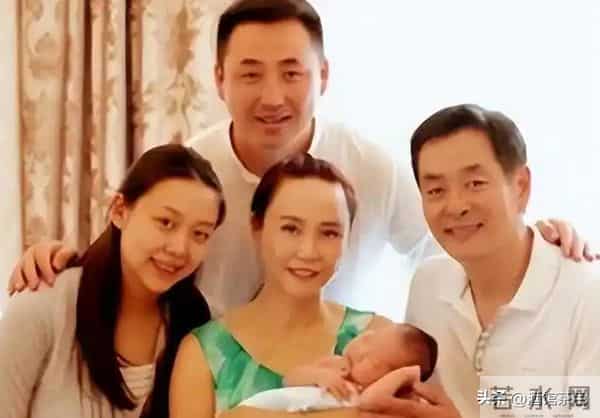 濮存昕现状：72岁不显老，女儿是大公司老板，外孙女开始为他争光