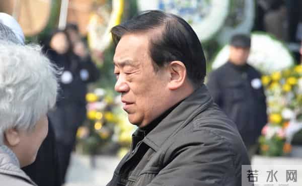 高明儿子高亮离世不到1年，孙女就遭霸凌，令人担心的事发生了