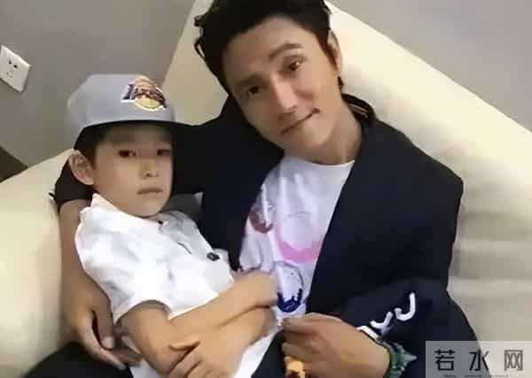 两天曝三瓜！索赔四千万，婚内出轨生子、双胞胎男孩，个个都离谱