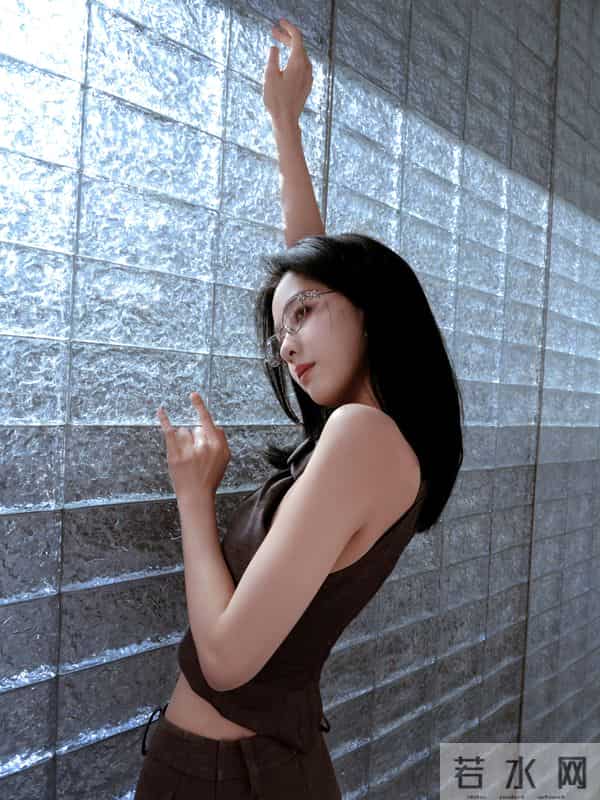 陈都灵小性感小妈级别