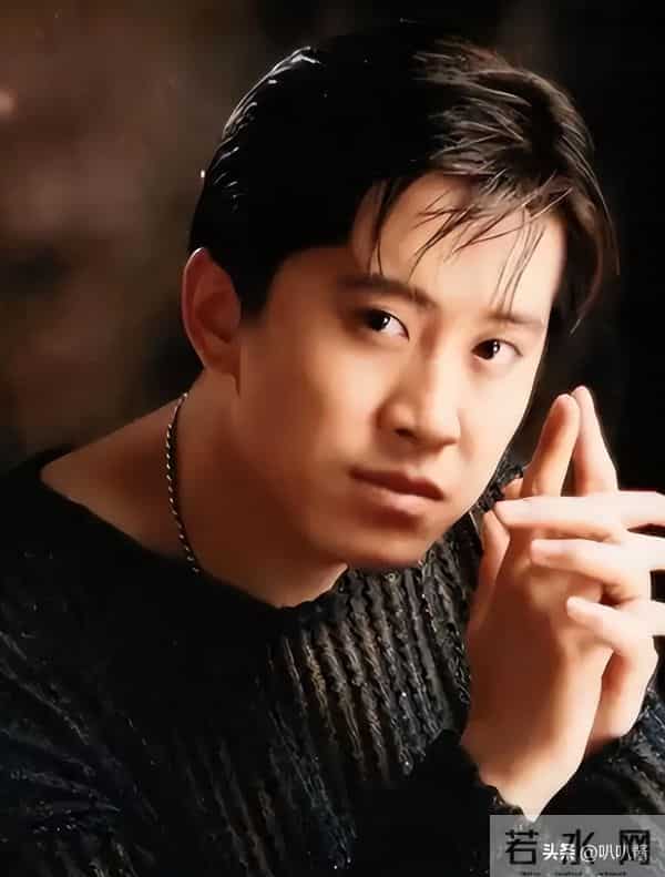 他8次上春晚，作死被捕入狱，如今56岁无人问津，沦落到四处走穴